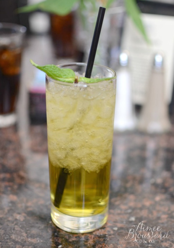 Oak Alley Plantation (and a Mint Julep stand!) • Aimee's Pretty Palate