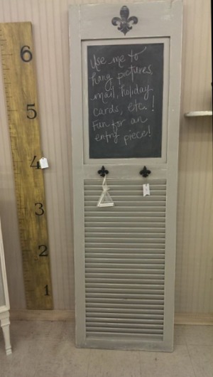 bi-fold door chalkboard station 