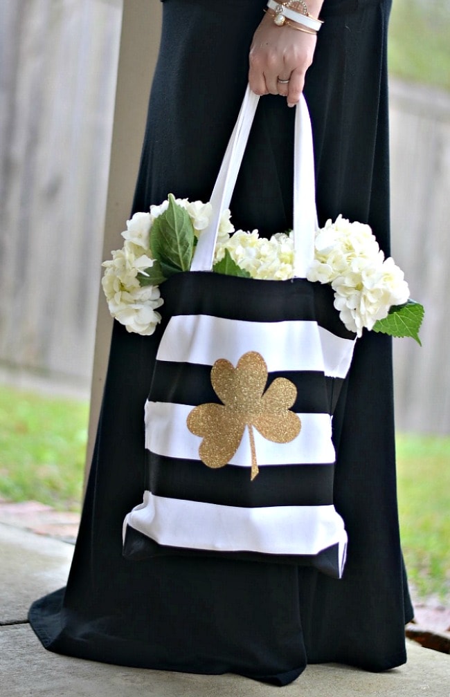 St. Patrick's Day Tote Bag Tutorial by Aimee Broussard.
