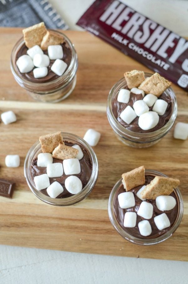 Mini Mason Jar S'mores Cakes