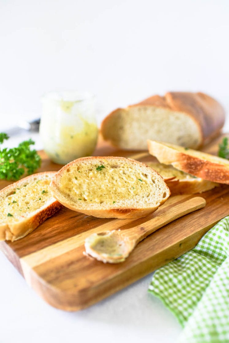 Homemade Roasted Garlic Bread Spread